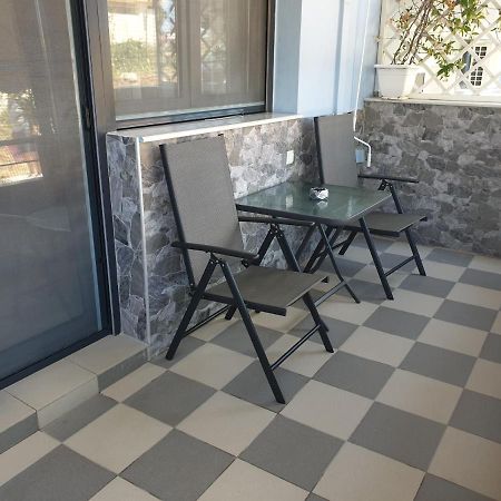 Iros Apartment Néa Péramos Zewnętrze zdjęcie
